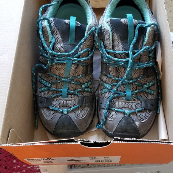 Hiking shoes - Picture 2 of 5